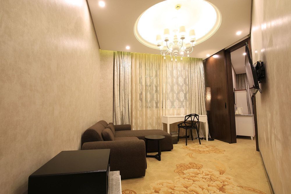 Crown Crystal Hotel Шанхай Екстер'єр фото